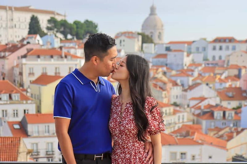 Lisbon: Pro Photoshoot in Alfama, the oldest neighborhood - Why This Experience Works