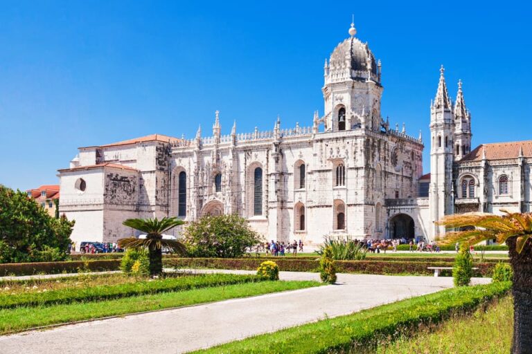 Lisbon: Sintra, Pena Palace, Belém, Cascais Small Group Tour