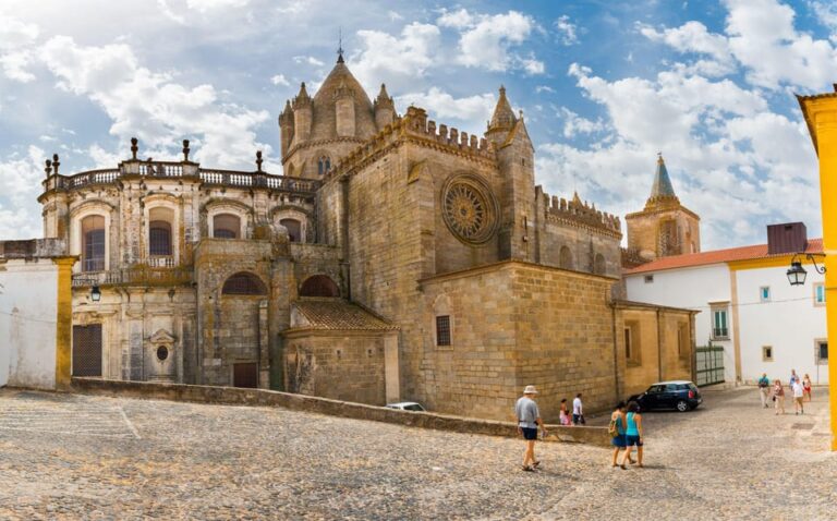 Lisbon: Small-group Évora Historical and Alentejo Wine Tour