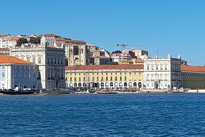 Lisbon: “Sunset” and “Day Tours” by boat, with drinks and Music.