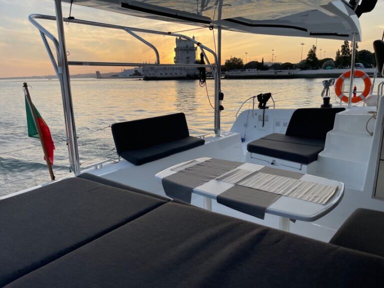 Lisbon: Sunset and Wine Luxury Catamaran Cruise