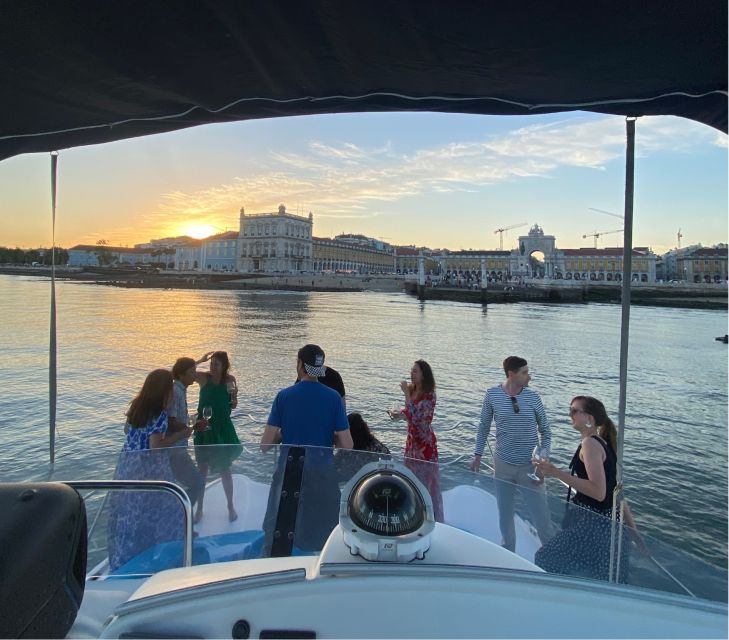 Lisbon: Sunset Boat Tour with Wine