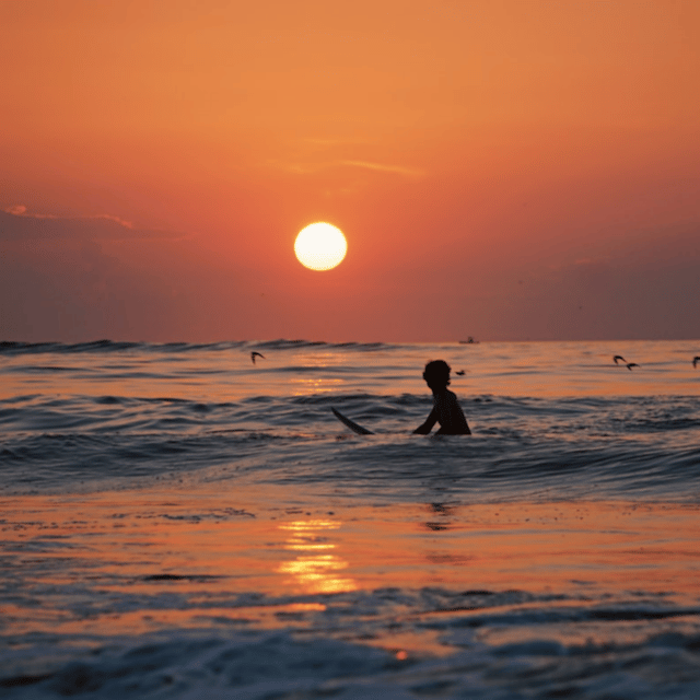 Lisbon: Sunset Surf Experience