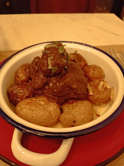 Lisbon: Traditional Walking Food Tour