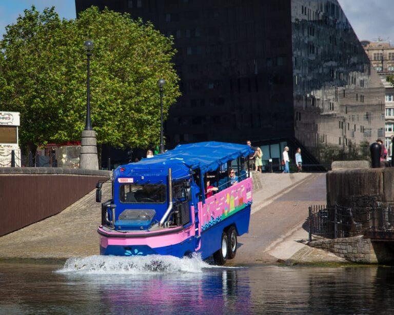 Liverpool: Amphibious Tour and Royal Albert Dock Splashdown