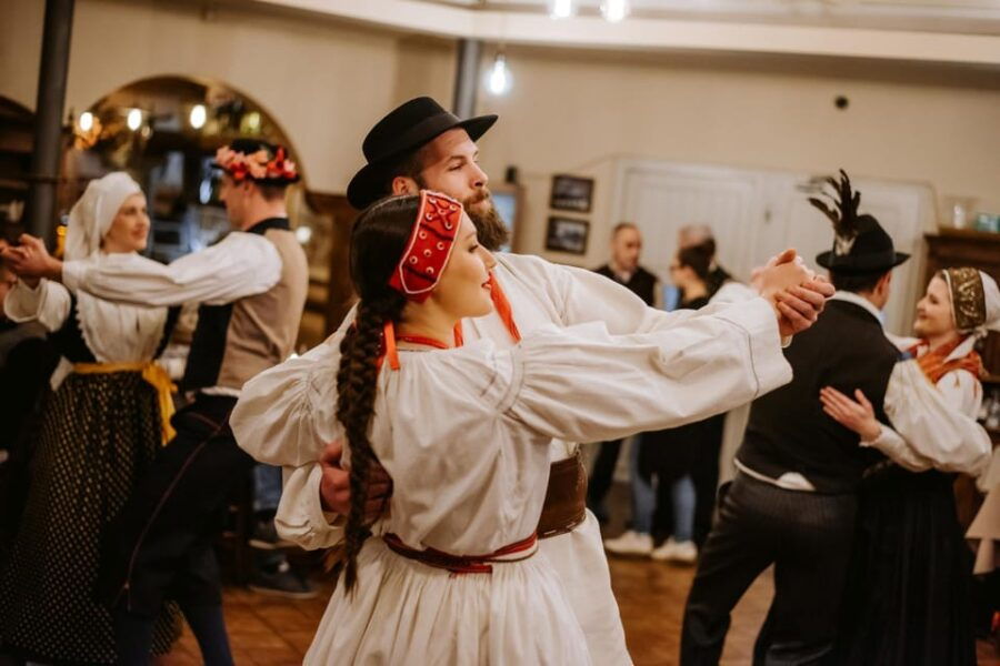 Ljubljana: Traditional Slovenian Dinner and Show - What to Expect from the Tour