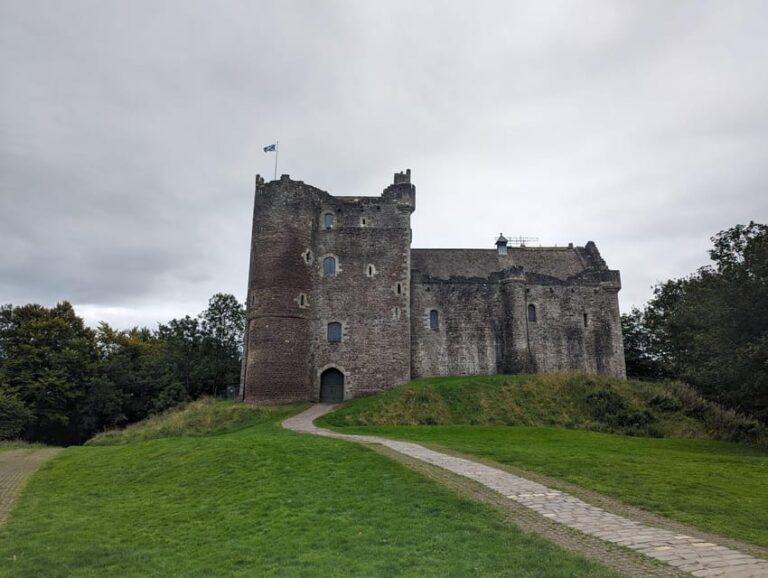 Loch Lomond, Stirling Castle and the Kelpies: Private Tour