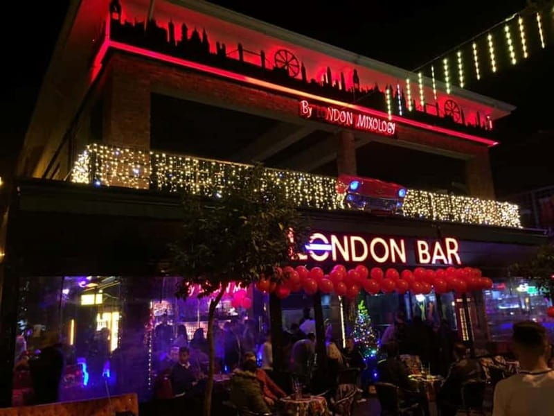 London Bar Meetup: Entry, Safe Original Drink & Transfer - Exploring the Details of the London Bar Meetup