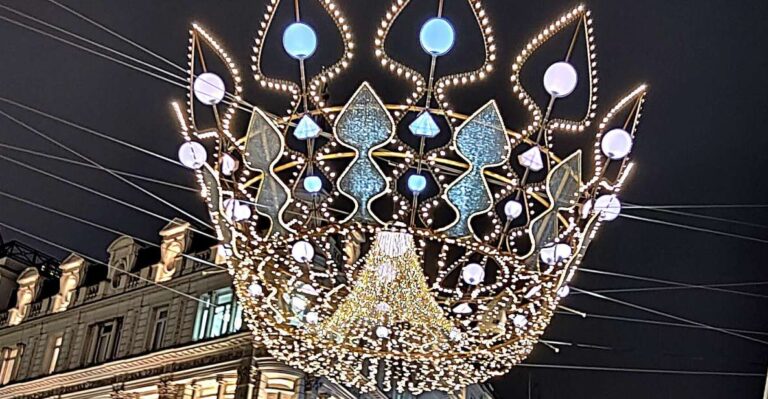 London Christmas Sparkle Walking Tour Small Group