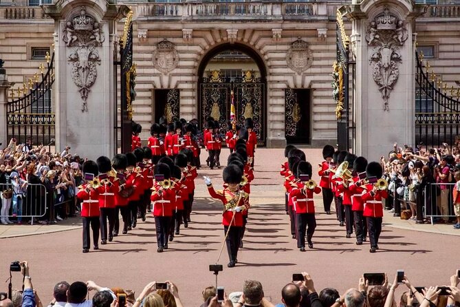 London Essential 2 hour introductory Walking Tour With a Londoner