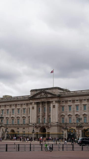 London: Guided Walking Tour & Changing of the Guard