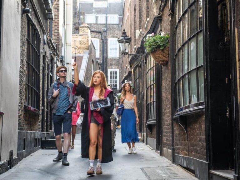 London: Harry Potter Walking Tour & the London Dungeons
