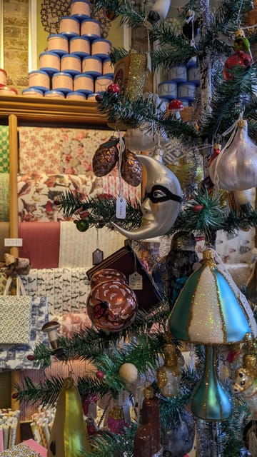London: Independent Shops - Gifts and History - Discovering the West End: An Authentic Stroll  