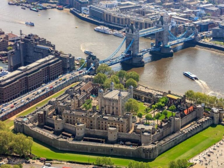 London: South Bank Walking Tour & Enter The Tower of London