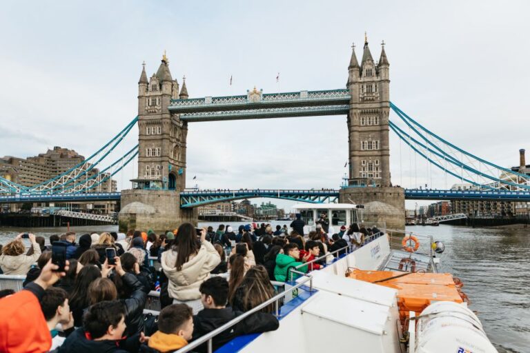 London: Tootbus Must-See Hop-On Hop-Off Bus Tour with Cruise