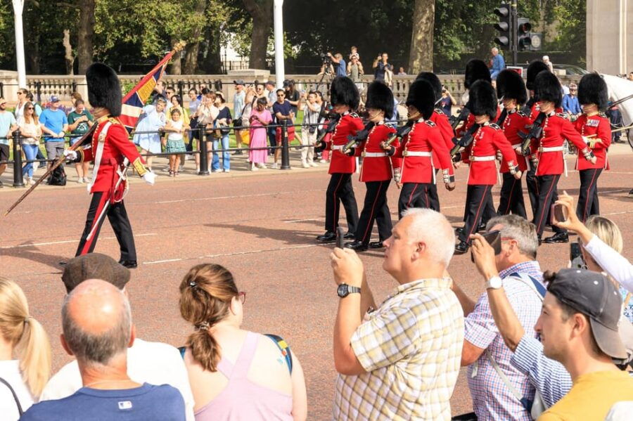 London: Walking Tour & Westminster Abbey Skip-the-Line Entry - Why This Tour Works for Different Travelers