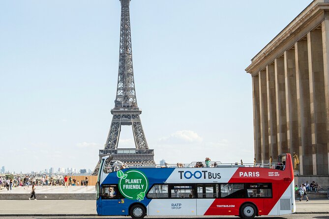Louvre Museum Guided Tour with 1-Day Hop-On Hop-Off Bus Ticket