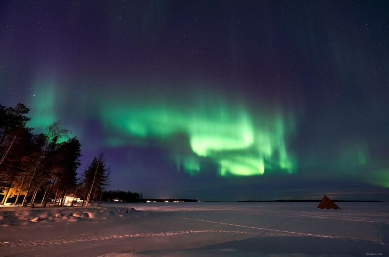 Luleå : Northern lights snowmobile tour