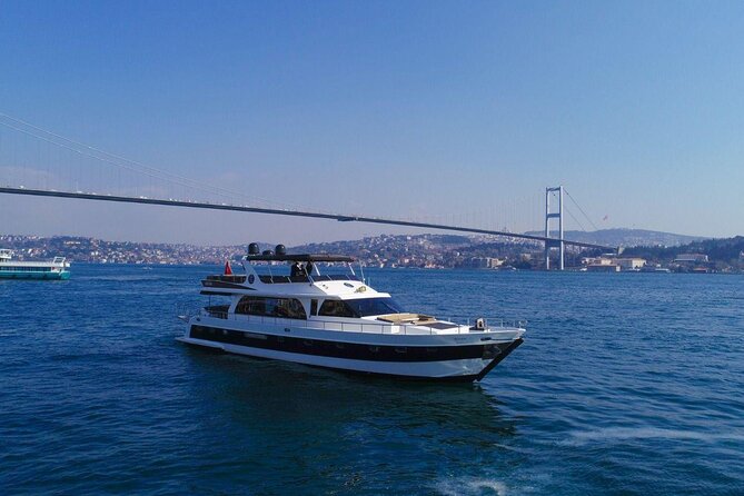 Luxury Bosphorus Night Cruise on the Yacht