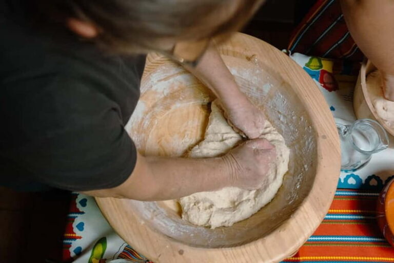 Madeira: Bolo do Caco Workshop with a Local Family