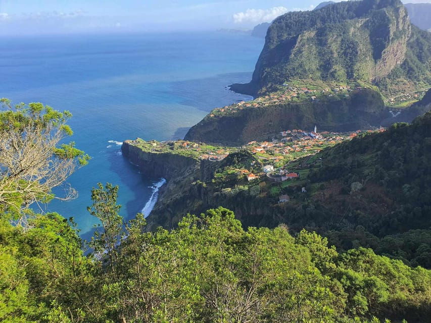 Madeira: Santana; Discover the enchanting East: Duration 7,5h - An In-Depth Look at the Tour Experience