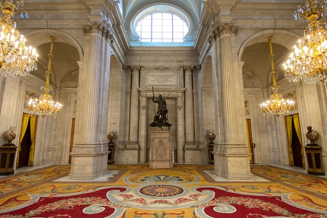 Madrid: Royal Palace Semi-private tour