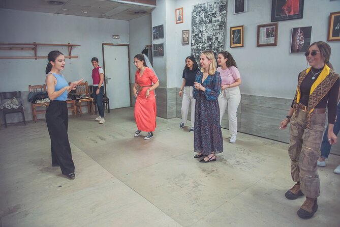 Madrid: Sevillanas with Castanets Class Experience