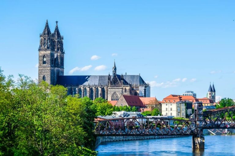 Magdeburg: Express Walk with a Local