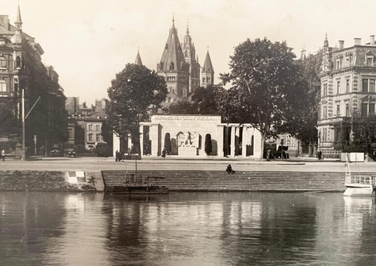 Mainz: Guided historical tour through the old town with Geo Epoche