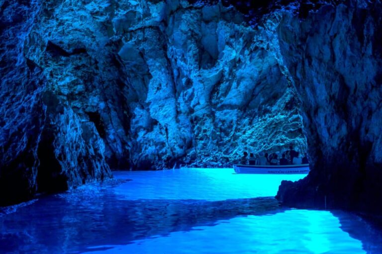 Makarska: 5-Islands Tour, Blue Cave, Vis, Hvar & Bra