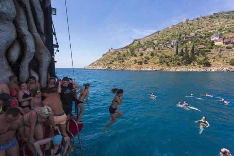 Marmaris: All-Inclusive Pirate Boat Trip with Pickup Option