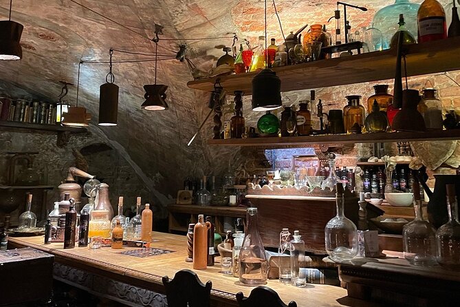Medieval Experience: Guided Sightseeing and Food Tasting