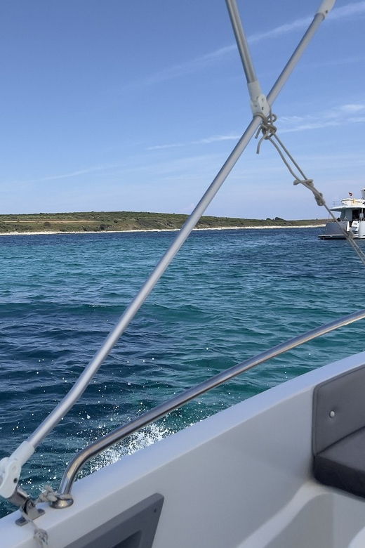 Medulin: Morning on Speedboat with Cave & Island Snorkeling - An In-Depth Look at the Speedboat Tour from Medulin