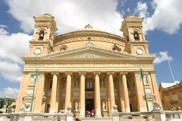 Mosta, Crafts Village, Mdina & Valletta Full-Day inc Platter