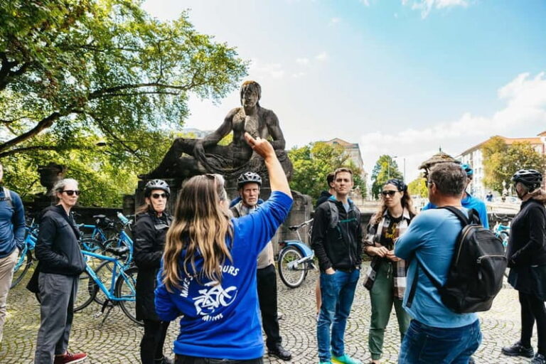 Munich: Classic Guided City Tour by Bike (English Tour Only)