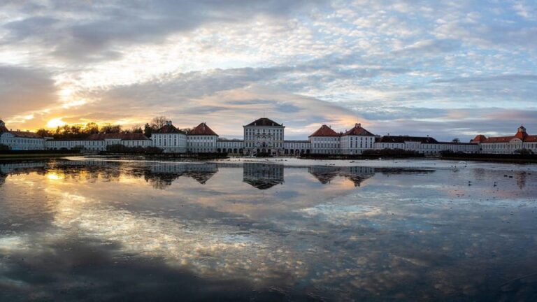 Munich Private Walk Tour and Nymphenburg by Public Transport