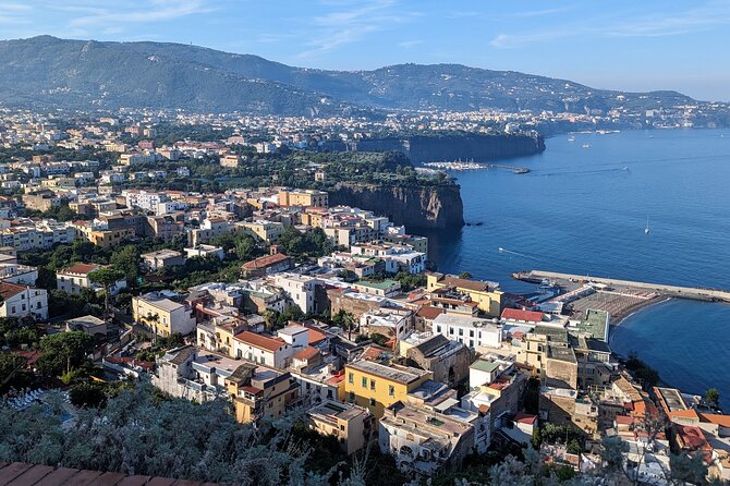 Naples: Private transfer to Sorrento