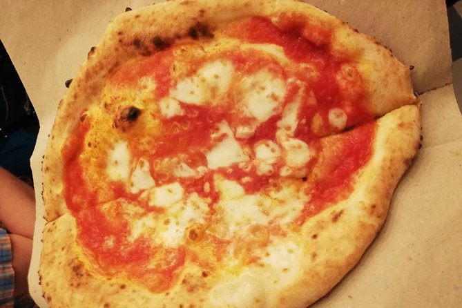 Naples Walking Tour with Pizza and Sfogliatella Tasting
