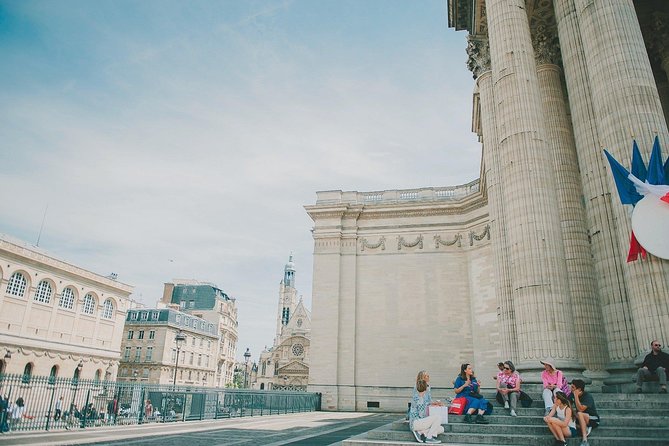 Night Out in Paris: Boho Vibes & City Lights - An In-Depth Look at the Tour Experience