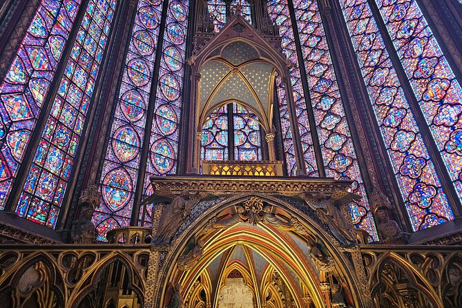 Notre Dame Outdoor Walking Tour + Skip The Line Sainte Chapelle.