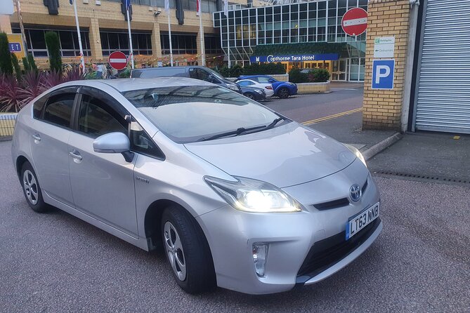 One Way Taxi Transfer from Gatwick Airport to Heathrow Airport