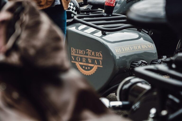 Oslo: 2-Hour Retro Motorcycle Sidecar City Tour