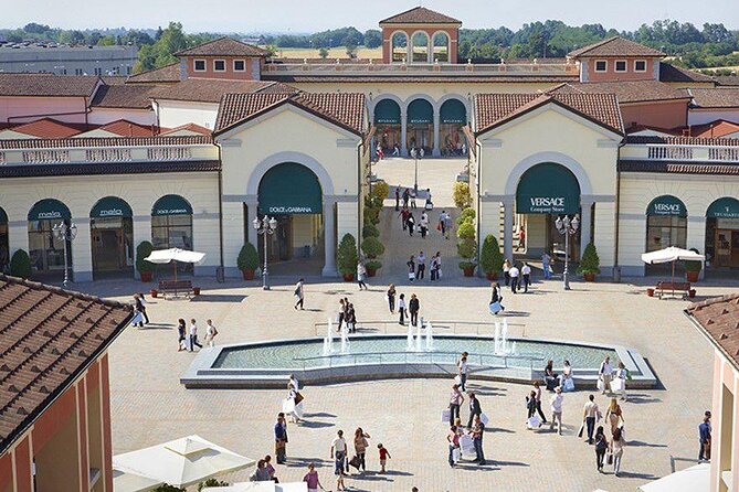 Outlet Serravalle o FoxTown Con Autista Privato Da Milano