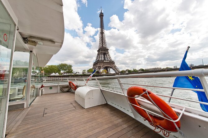 Paris: Batobus Hop-On Hop-Off Cruise & Landmarks Audio Tour