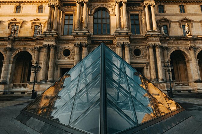 Paris Louvre Museum with 1/2/3 Days HOHO Combos