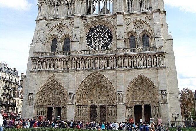 Paris Montmartre Walking Tour With A Guide
