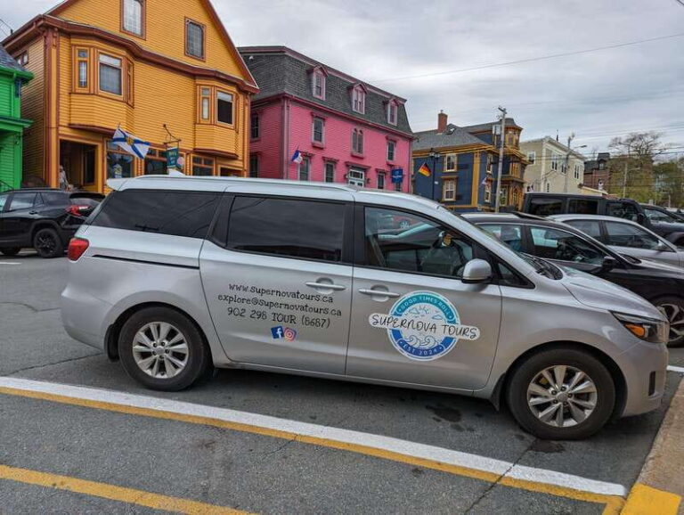 Peggys Cove & Lunenburg + 3 Hidden Gems  Full Day Tour