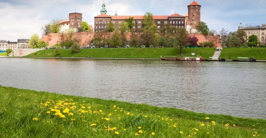 Picturesque Cruise on the Vistula in the Heart of Krakow - A Closer Look at the Vistula River Cruise