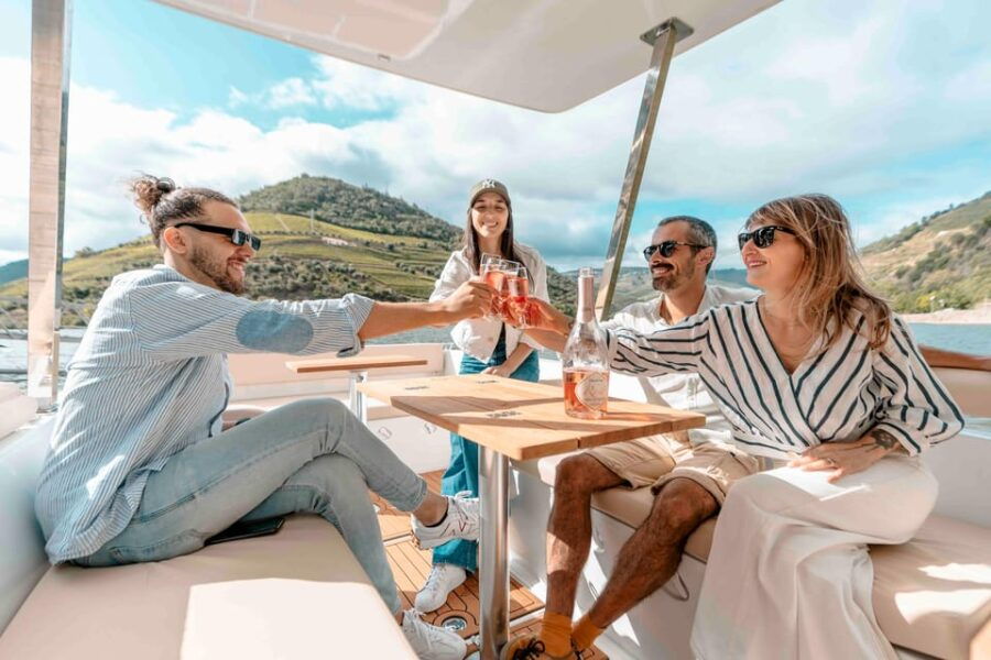Pinhão: Private Electric Boat Tour 1h- Wine Tasting Included - A Gentle Introduction to the Experience