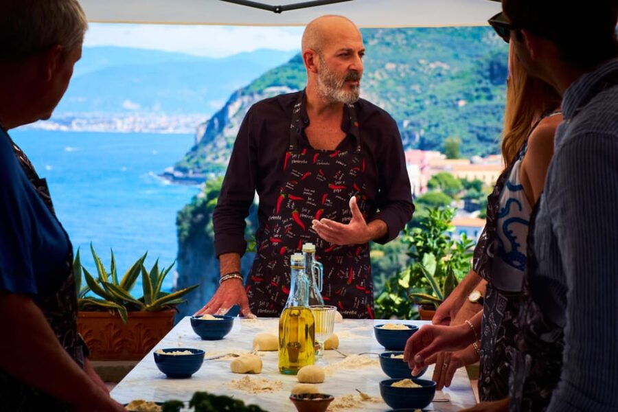 Pizza pasta e sorrento traditional cuisine 100% hands on - The Setting: Historic Residence with Breathtaking Views